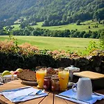 Chateau De Longevergne 3* Anglards-de-Salers