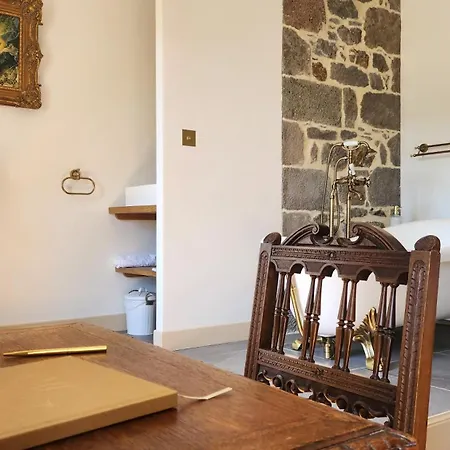 Chateau De Longevergne Anglards-de-Salers